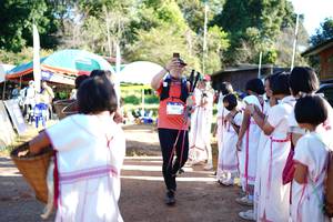 BIB: 3071
                            <button type="button" onclick="openModal(19044417)" class="btn btn-primary btn-sm float-right btn-popup" data-toggle="modal" data-target=".modal-high-quality">
                        <i class="fas fa-shopping-cart"></i> Add to Cart
                    </button>
                                            <button type="button" onclick="isThisMe(19044417, true)" class="btn btn-success btn-sm float-right btn-popup btn-isme hidden" data-toggle="tooltip" data-placement="bottom" title="นี่คือรูปของคุณใช่ไหม คลิกที่นี่เพื่อเอาเข้าอัลบั้ม">
                        <i class="fas fa-plus"></i> Add to album
                    </button>
                    <button type="button" onclick="isThisMe(19044417, false)" class="btn btn-warning btn-sm float-right btn-popup btn-isnotme hidden">
                        <i class="fas fa-ban"></i> Remove from album
                    </button>